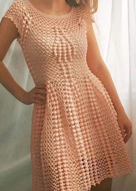 Вязаное летнее платье крючком By Beleza, схема