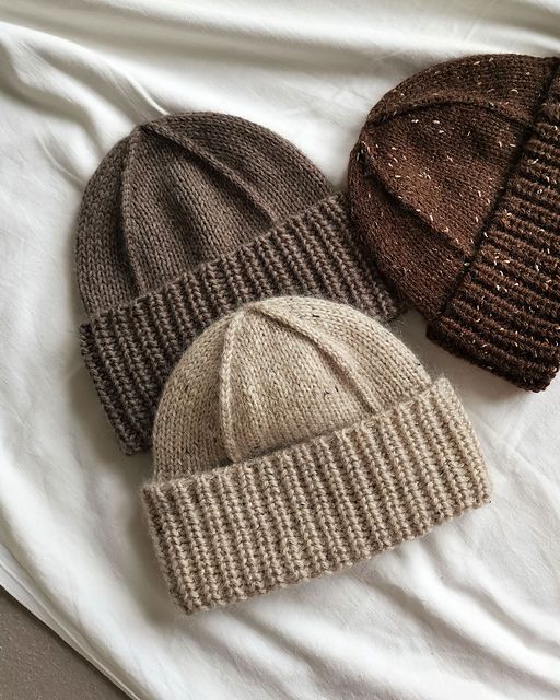 42 идеи вязания шапки спицами для женщин с описанием и схемами бесплатно