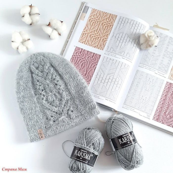 Шапочка с рельефным узором спереди